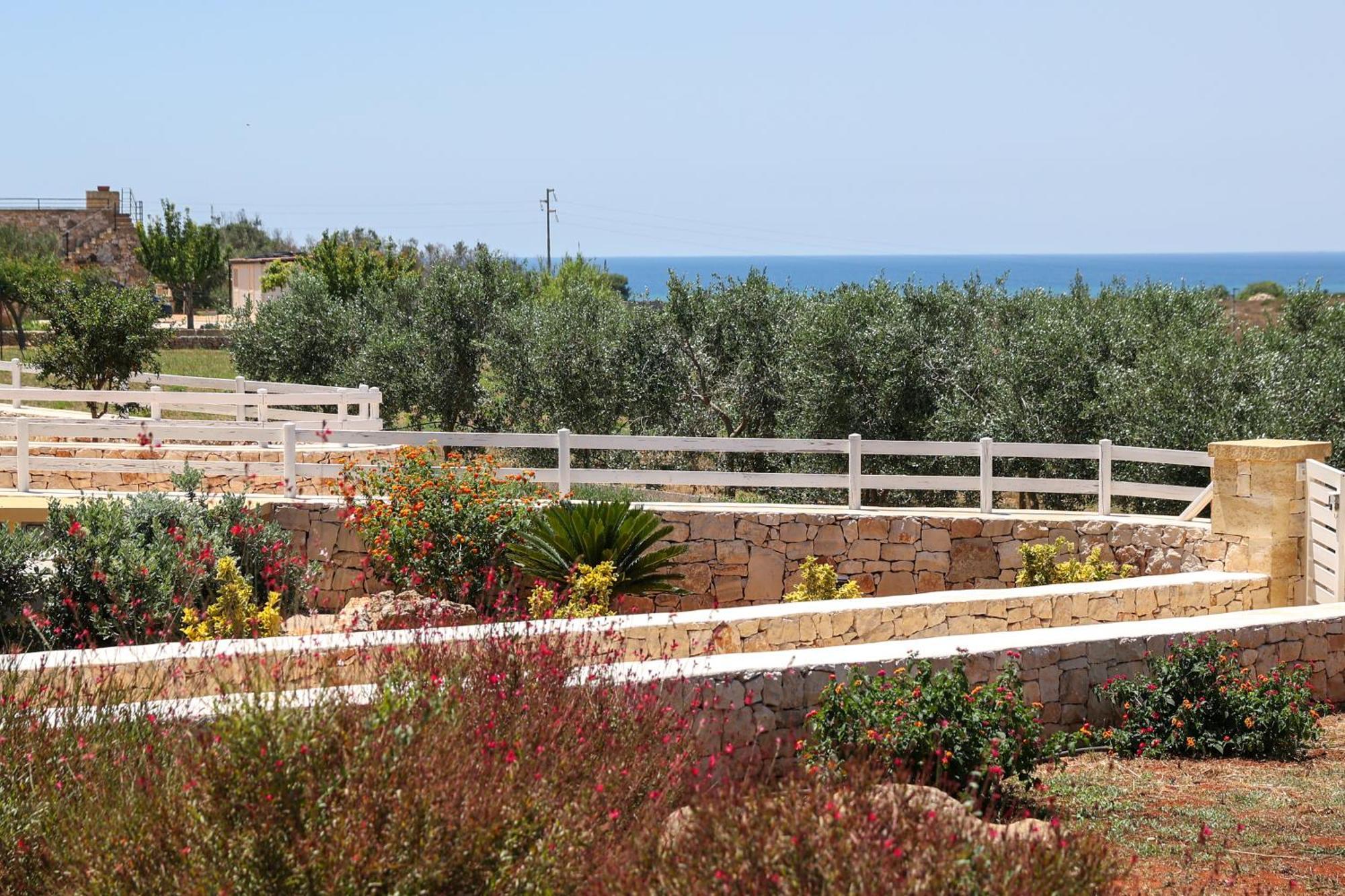Villa Brezza Dello Ionio 佩斯科勒海滨 外观 照片